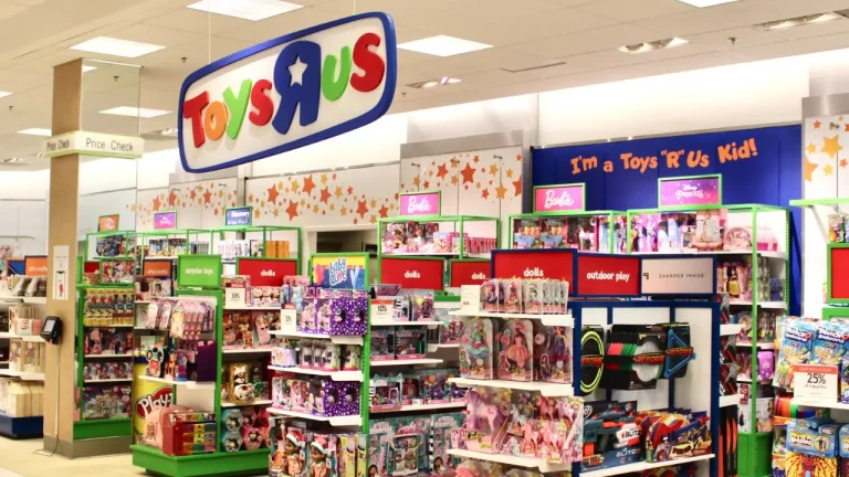 Toys R Us Return Policy 2024: Getting Refunds and Exchanges This Year